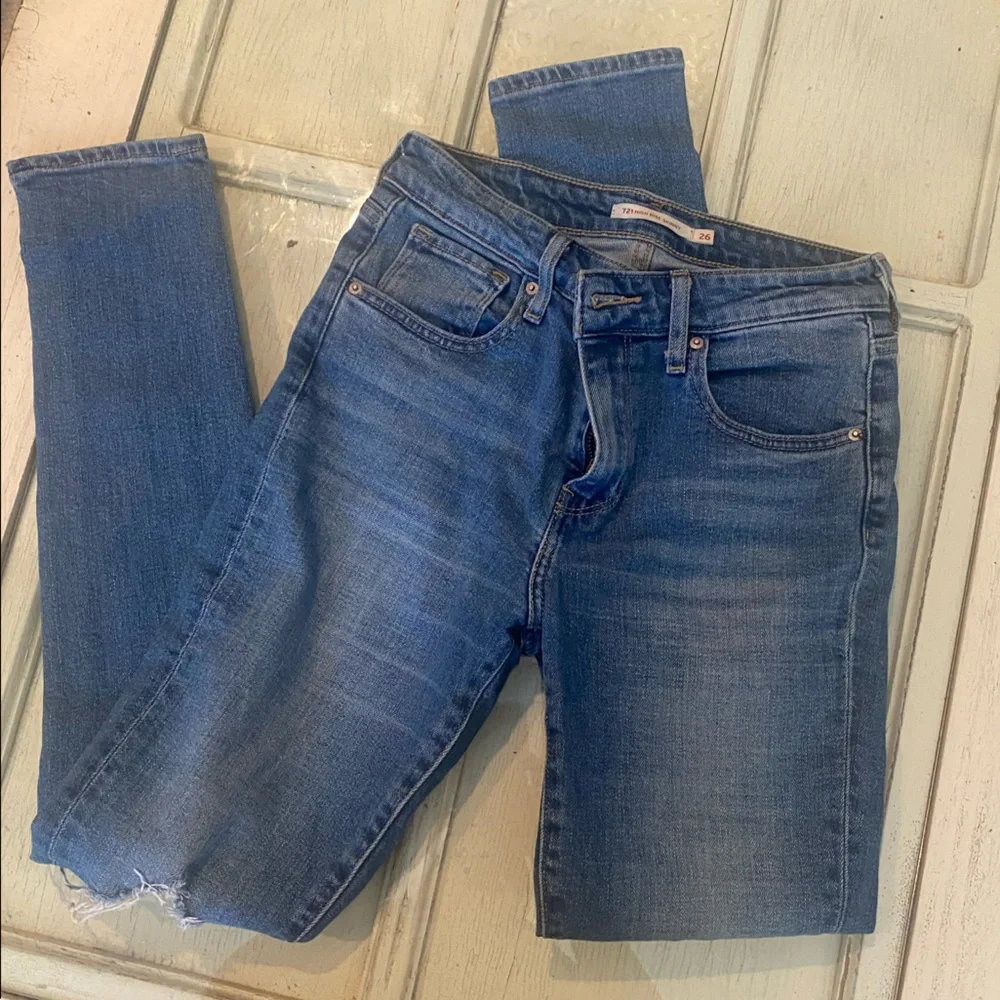 Levi’s 721‎ high rise skinny jean | size 26 - Picture 3 of 5